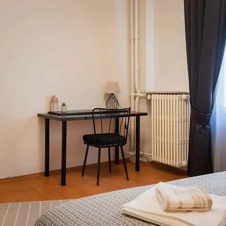 2br Historical & Spacious Apt. In Heart Of Taksim Apartmán *