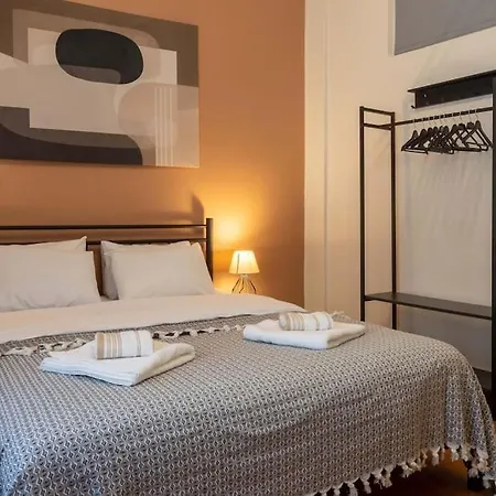 2br Historical & Spacious Apt. In Heart Of Taksim