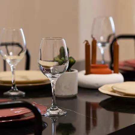 2br Historical & Spacious Apt. In Heart Of Taksim Apartamento